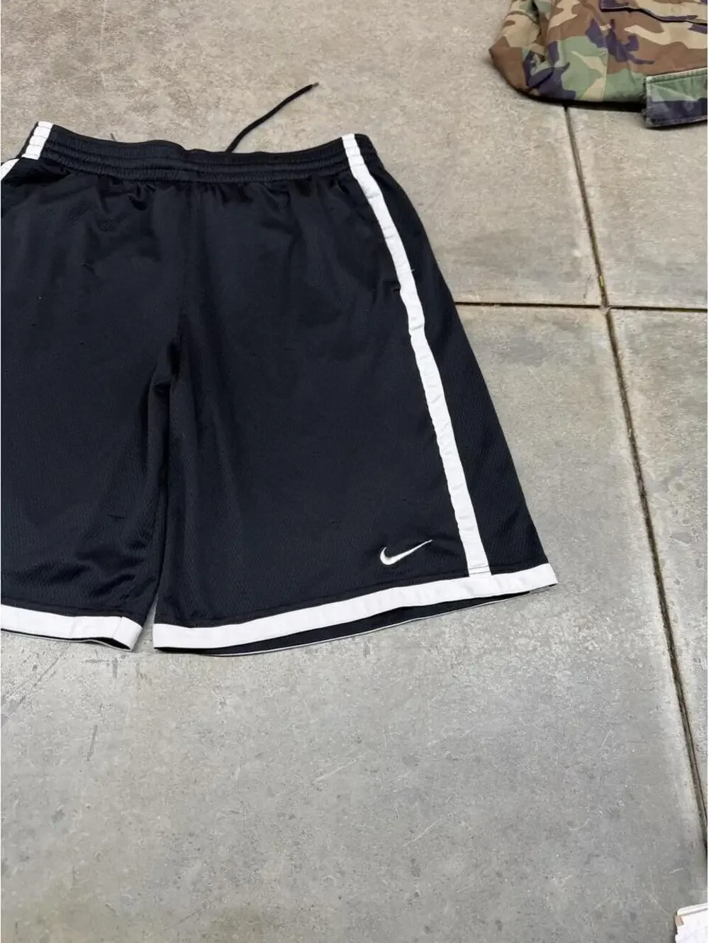 vintage nike black and white small swoosh mesh basketball gym shorts size xl